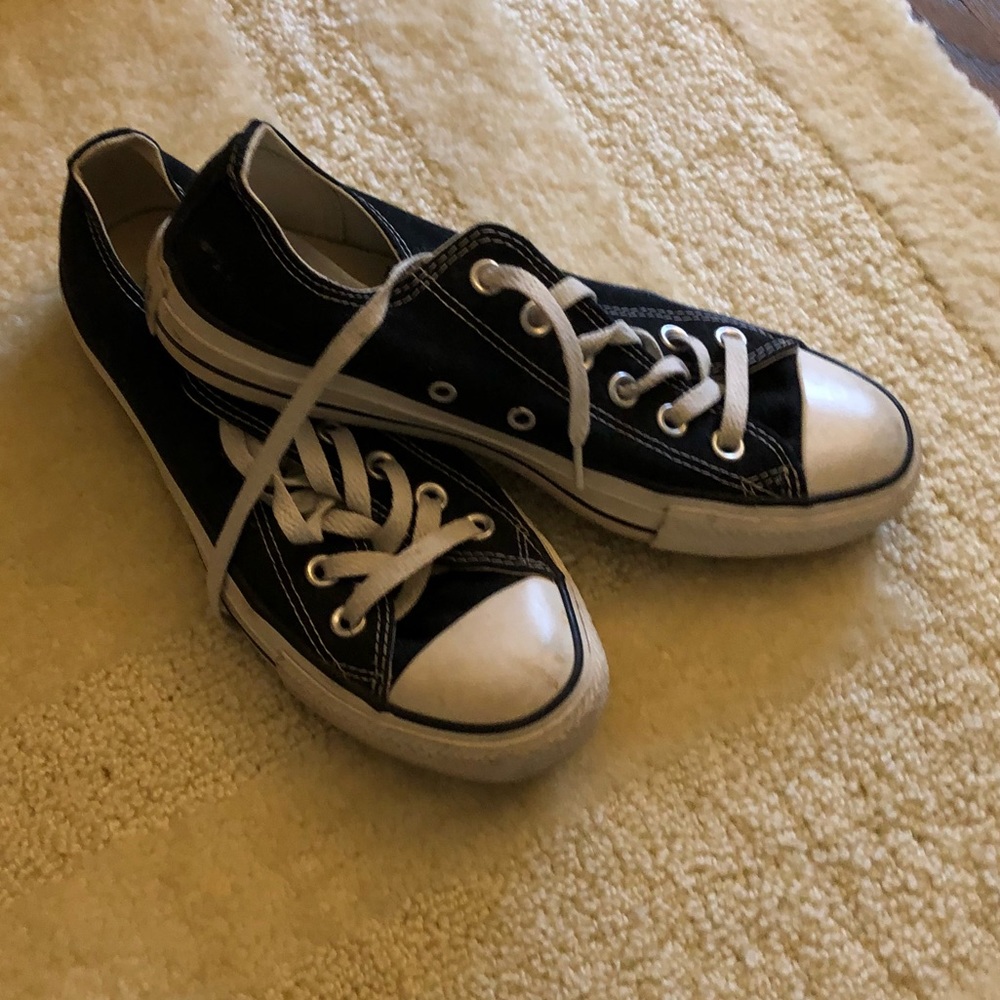 GUC Converse Sneakers! Size 7!